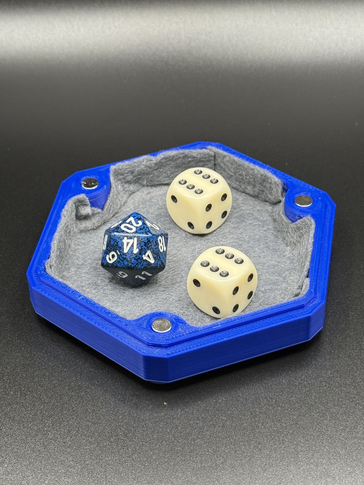 The Buckler - Dice Vault